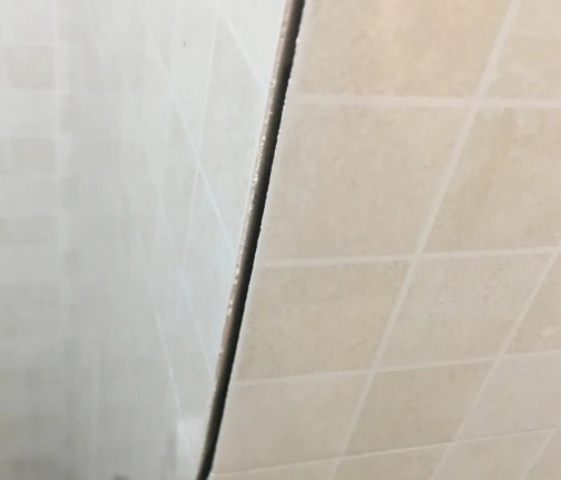 安次瓷砖空鼓维修公司分享阳台瓷砖脱落的修复过程可以分为以下几个步骤